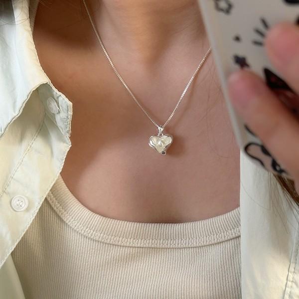 Four Pearl Pendant Necklace Women'S Light Luxury Niche Collarbone Chain Design Sense Simple Accessories