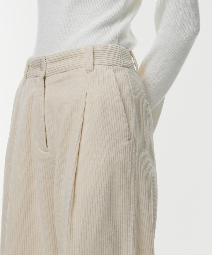 MUSINSA STANDARD WOMAN Women'S One-Tuck Wide Corduroy Pants [Cream]