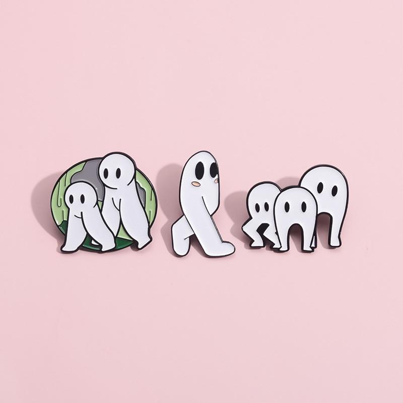 Cute And Playful White Ghost Cartoon Brooch Unisex Design Perfect For Fashion And Gifts