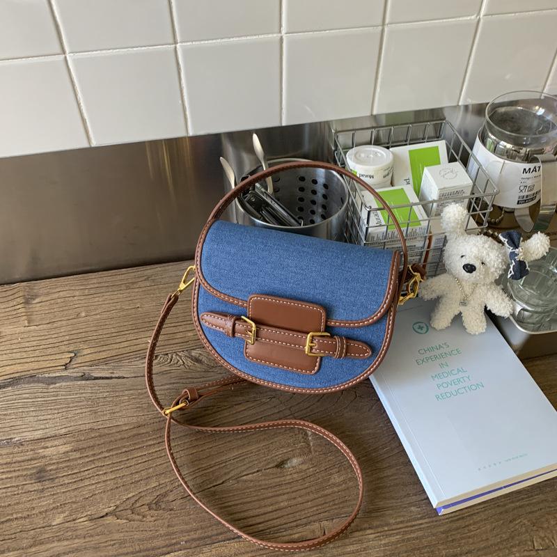 

Premium contrasting color saddle bag women s autumn and winter new fashion popular single shoulder crossbody handbag коричневый