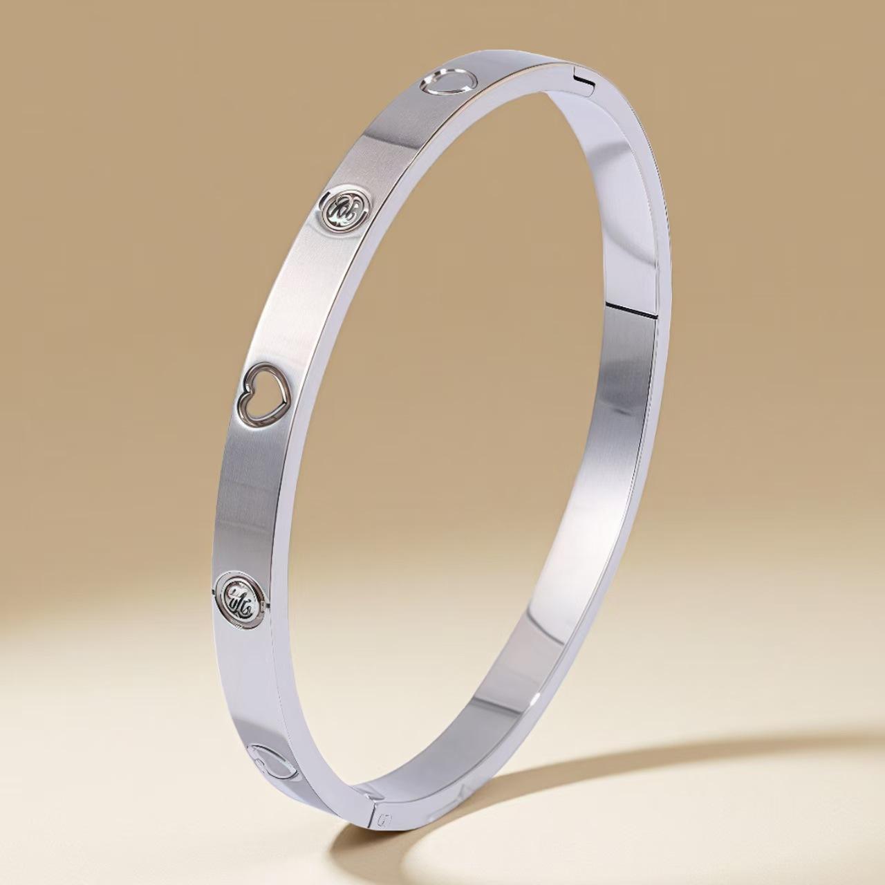 Ladies Love Simple Fashionable Versatile Bracelet One Size(16-22CM)
