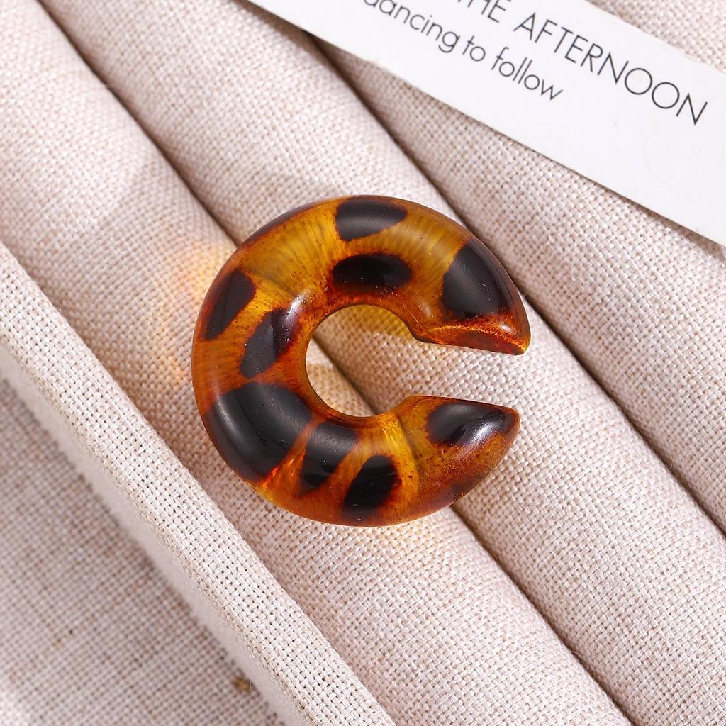 Retro European & American CCB Earring Set: Women's Creative Temperament C-shaped & Leopard Print Earrings
