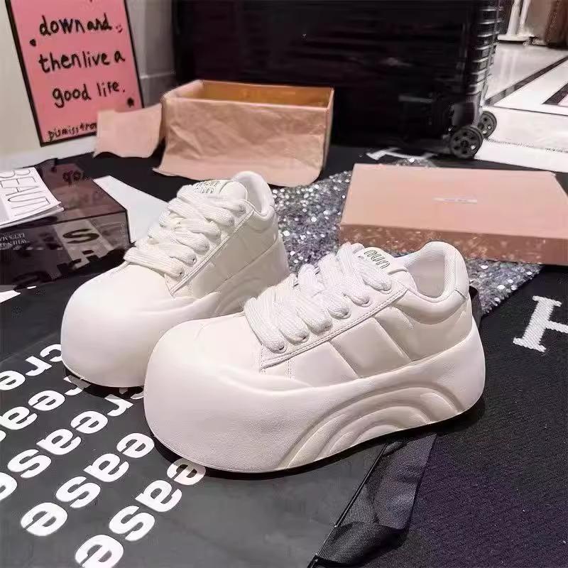 2025 spring and autumn new thick-soled muffin sports big head bread little white shoes children's popular casual board shoes