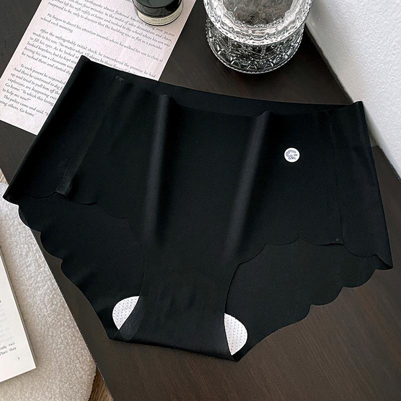 Ultra-thin Translucent Panties Feel Breathable for Women Naked