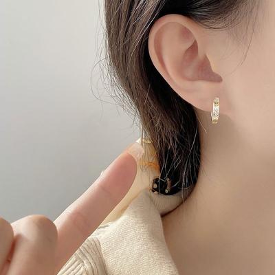 Tangcao Pattern C-shaped Earrings Fashionable and Personalized Ins Style Simple and Versatile Light Luxury High-end Earrings