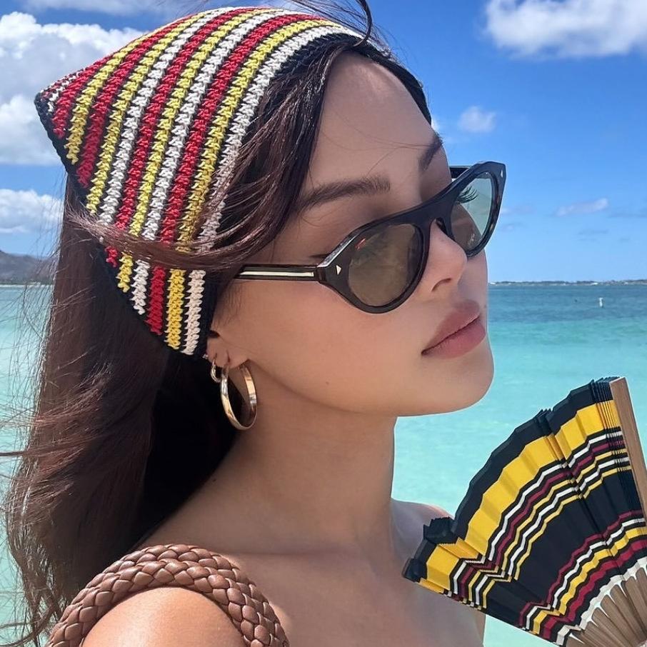 Arrow triangle cat eye sunglasses, new rice nail fashion sunglasses, high-end photography, European and American sunglasses.