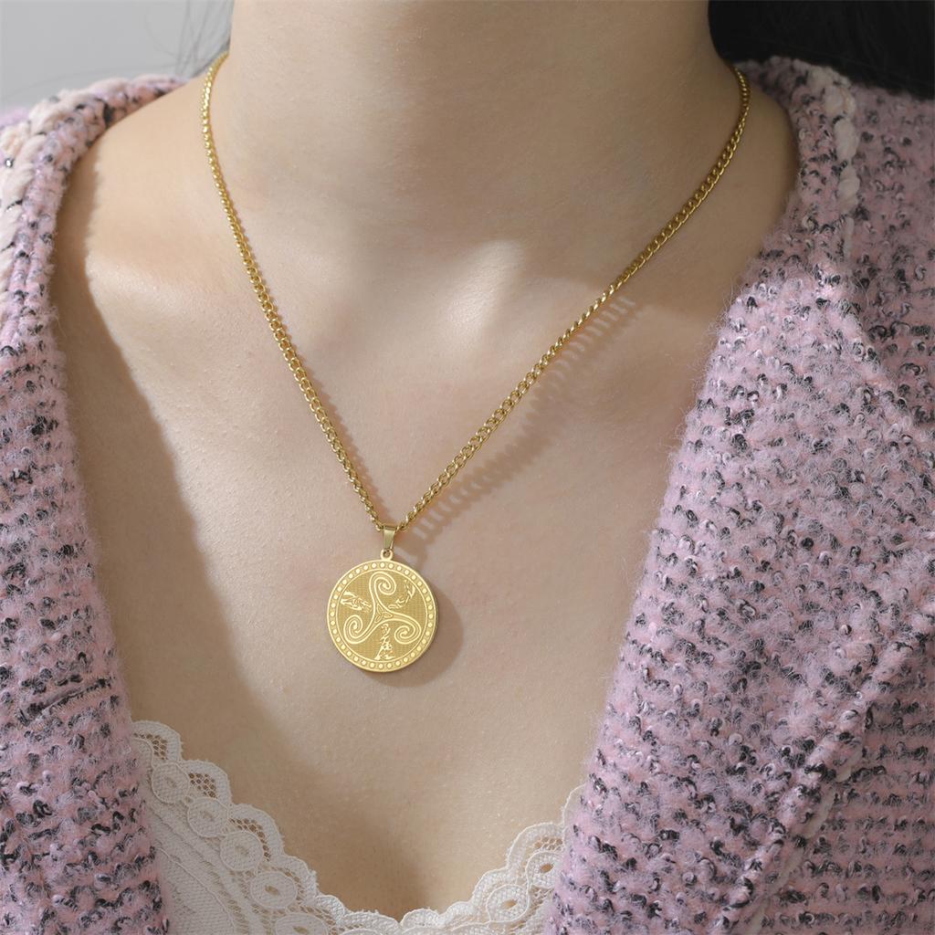  Vintage Triple Moon Goddess Necklace Stainless Steel Round Triskele Symbol Choker for Women Men Pray Amulet Jewelry