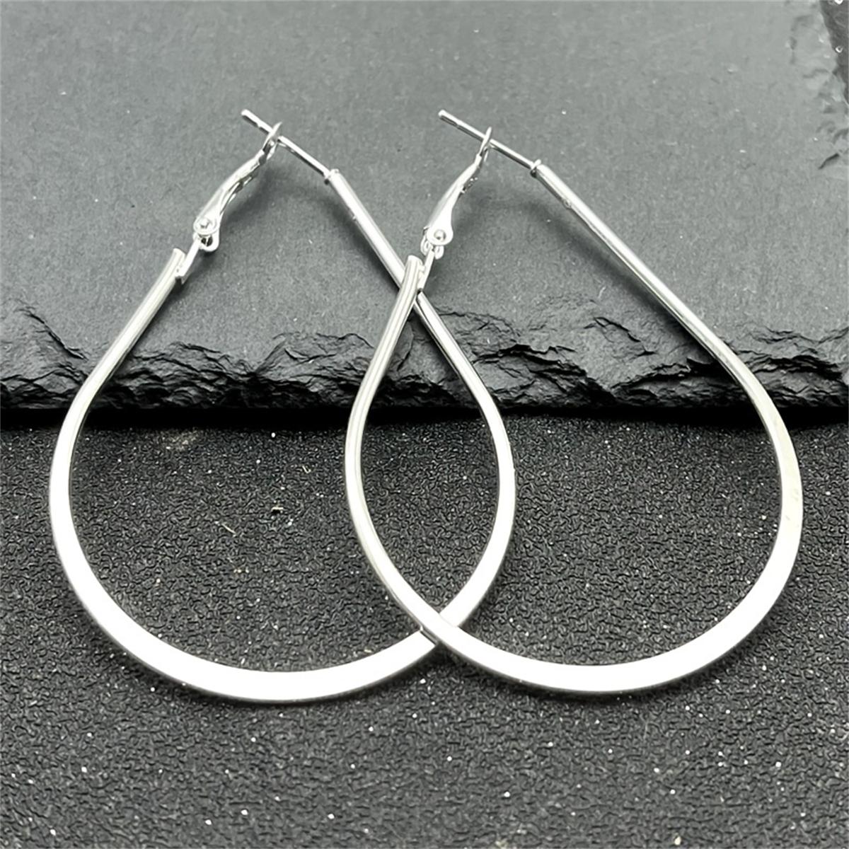 Модные серьги-кольца разного размера и дизайна — фото 6