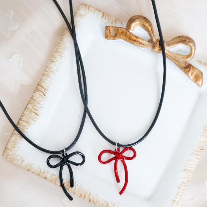 Sturdy Bowknot Pendant Necklace Graceful Bowknot Pendant Necklace Jewelry Elegant Clavicle Chain for Gatherings