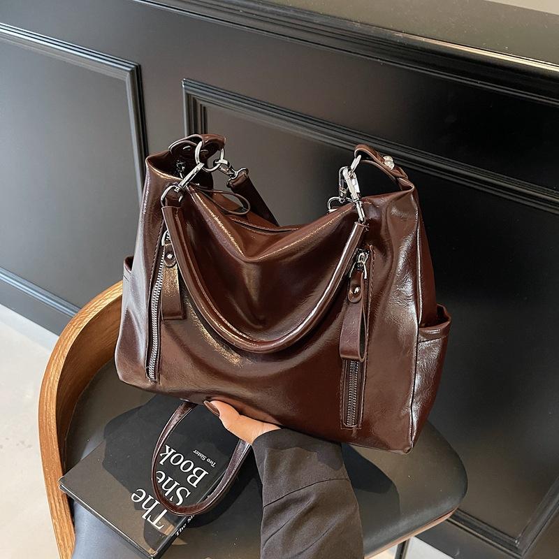 Premium Large-capacity Bag Women's New Shoulder Messenger Bag Fashionable Commuter Tote Bag