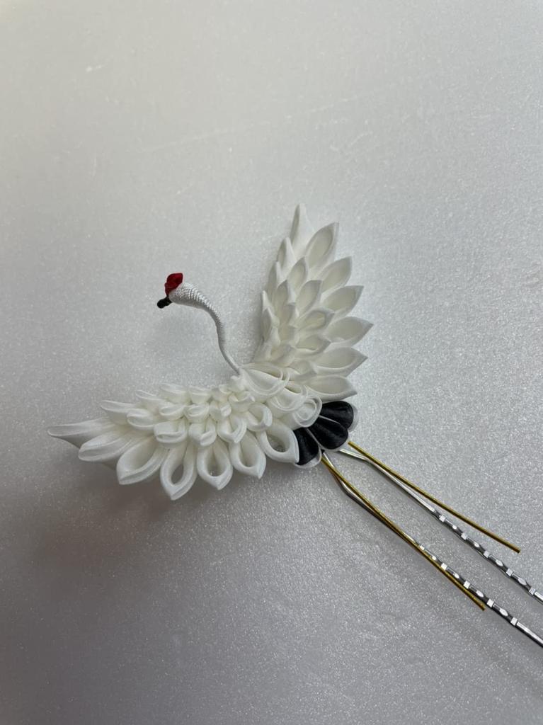 Lulu's Tsumami Zaiku Crane Hairpin - White - Large Size - Hair Ornament, Headpiece for Weddings, Coming-of-Age Ceremonies, Graduations, and