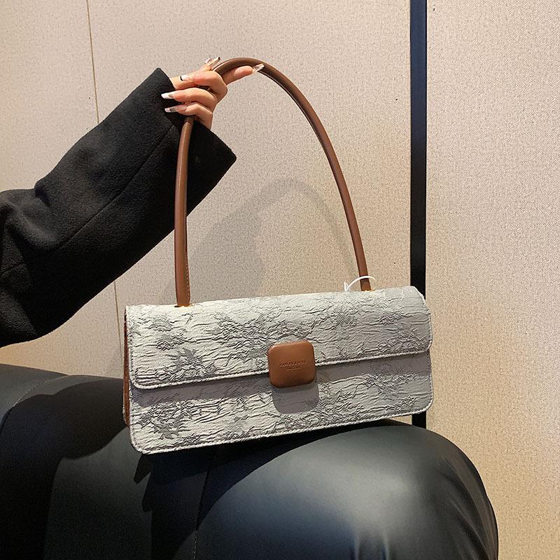Summer Fashion Small Bag Women's Bag New Trendy High-quality Texture Underarm Bag Method Stick Bag