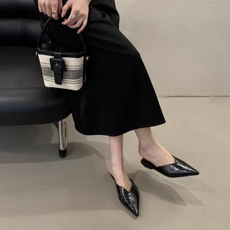 Měkká Kůže Měkké Nazouvací Špičaté Pantofle pro Ženy Letní Móda Venkovní Nošení Klínkový Podpatek Baatou Nazouvací Sandály