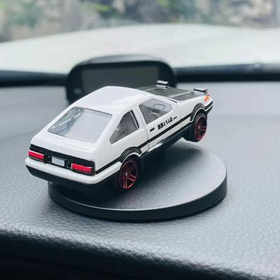 Automobil Mittelkonsolen Dekorationen AE86 Legierung Auto Modelle Spielzeug 360° Drehbar Metall Druckguss Verarbeitung Auto Spielzeug Fujiwara Tofu Auto