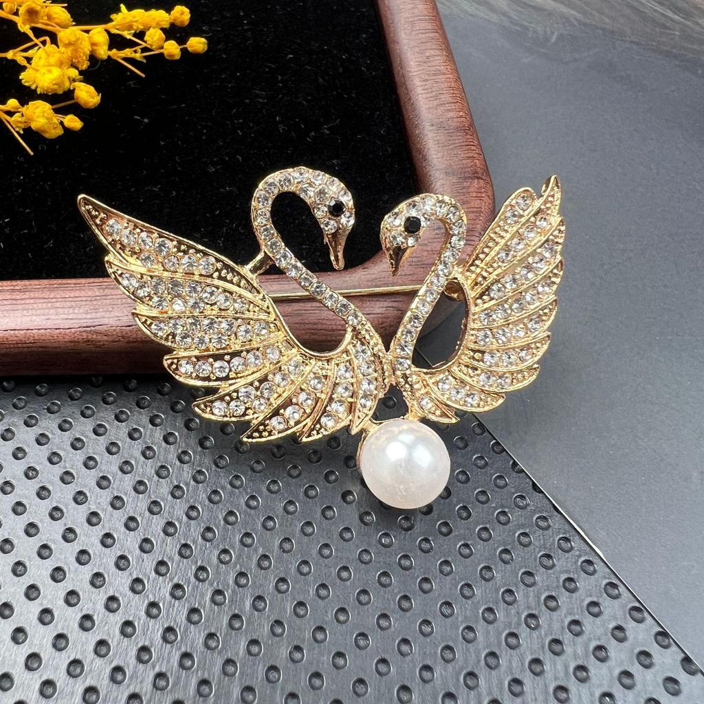 Broșă Retro Cristal Diamant cu Ac Anti-Expunere și Cataramă din Aliaj pentru Accesorii Vestimentare