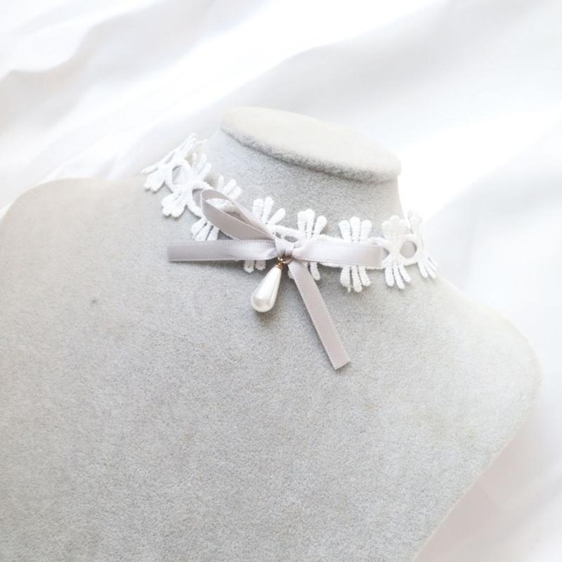 Elegant Lace Collar Necklace Maid Neck Collar Bowknot Lace Choker Necklace Chain Choker Suitable for Cosplay and Parties