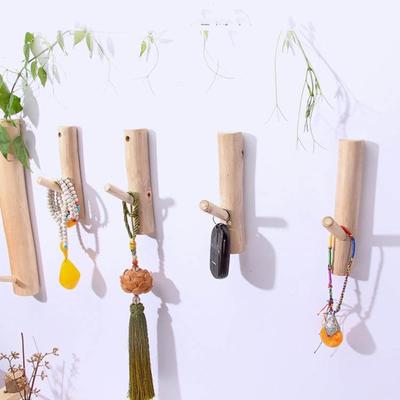 2Pcs Wood Natural Tree Branch Hook Punch Free Decorative Tree Branch Clothes Hook Rustic Pastoral Tree Branch Wall Hooks