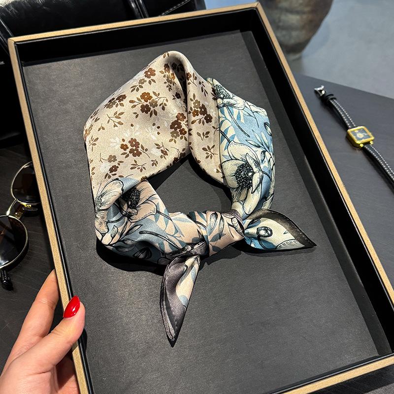 Japanese and Korean silk printed square scarf spring and summer women's fashion niche literary and artistic style decorative mulberry silk scarf tide