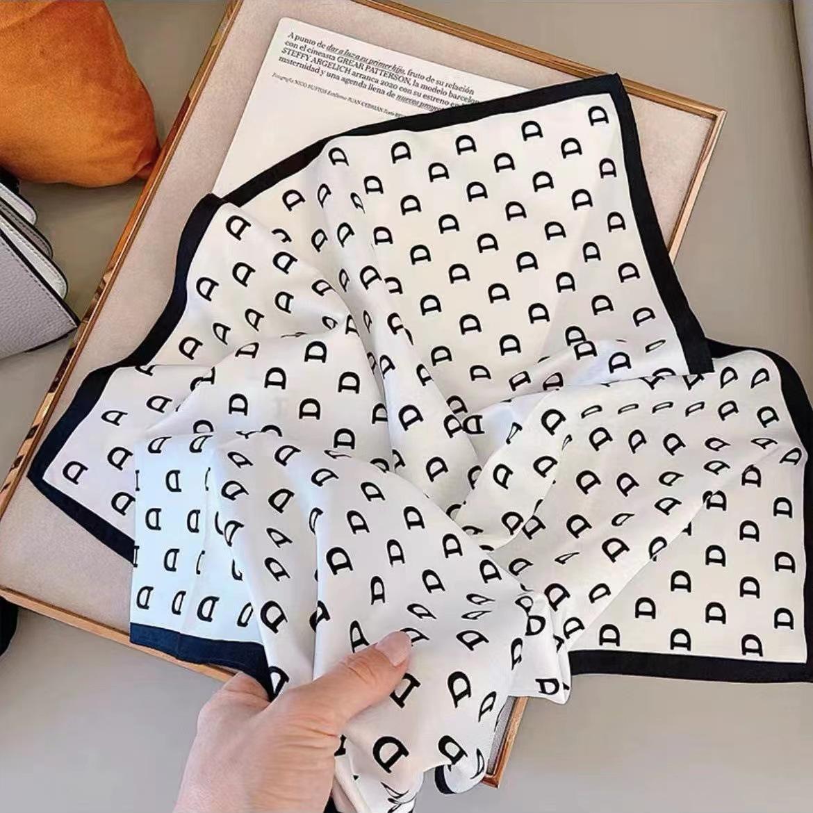 

Маленька квадратна хустка нова шовкова хустка жіноча модна універсальна стюардеса маленька шийна хустка тепла хустка