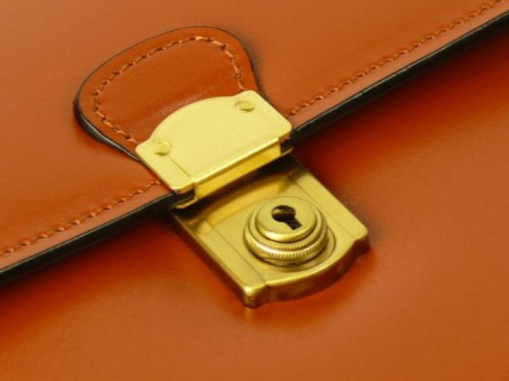 Awaji Bag Workshop Genuine Leather Wide Pouch (Smooth Leather, Brown) [Made in Japan] Cowhide Leather with Lid, Freestanding