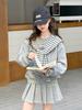 Ensemble Châle Rayé pour Filles: Ensemble Sweat à capuche et Jupe plissée avec Broderie Lettre Automne 2026 - Tenue Élégante pour l'École et la Cour de Récréation
