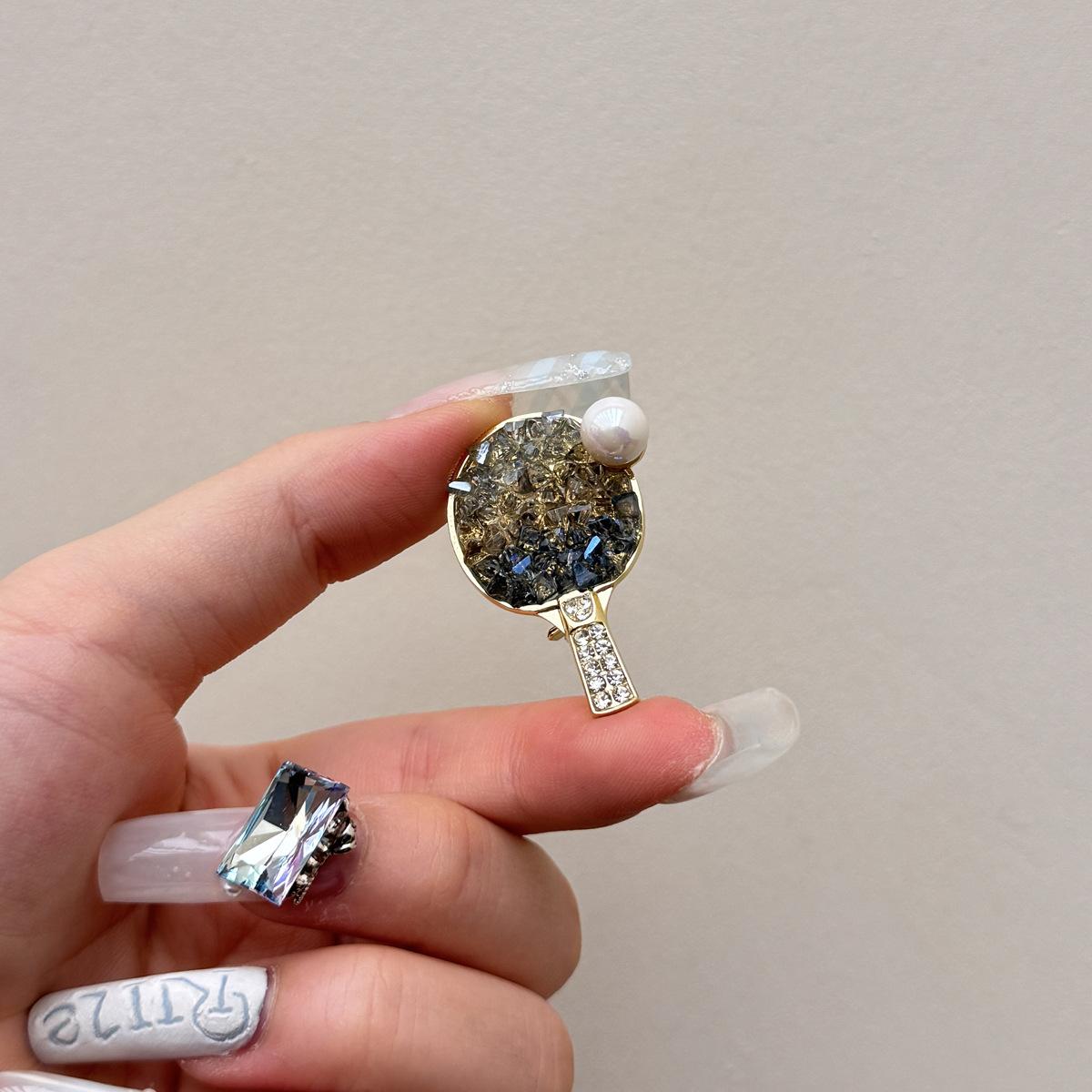 Exquisite Crystal Alloy Table Tennis Racket Brooch Personalized Trendy Chinese-style Wedding Lapel Pin Accessory Light Luxury