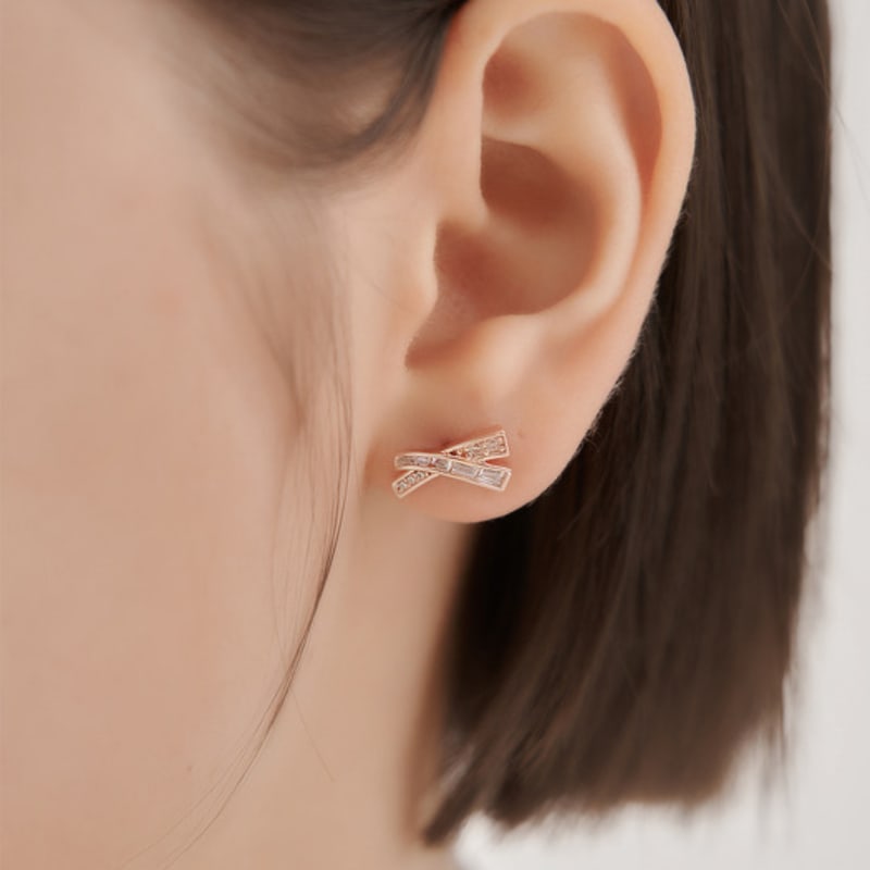 ELLE Jewelry 14K GF Cross Cubic Point Earrings ELGPEE568