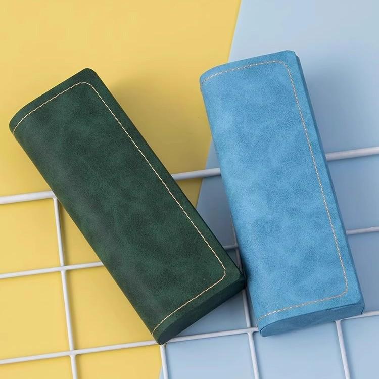 Exclusive Eyeglass Case for Women: High-End Retro Design, Anti-Pressure, Large Capacity for Myopia Glasses, Free Shipping