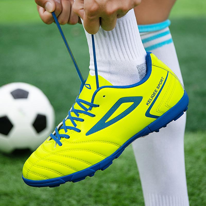 Men's Soccer Shoes Large Size Ultralight Football   Boots Boys Sneakers Non-Slip AG/TF Soccer Cleats Ankle Boots Unisex