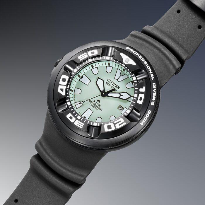Citizen Promaster Marine Eco-Drive Ecozilla SS 300M Professional Diver BJ8055-04X