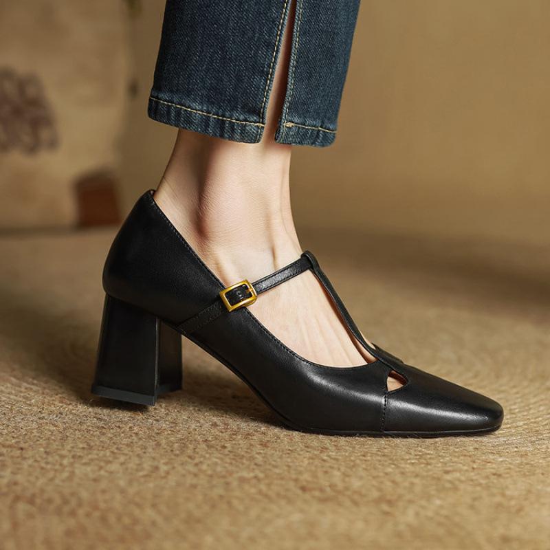 

New leather four-season women s single shoes comfortable small leather shoes women s square head buckle shallow mouth low top high heel large si 40