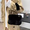 Plyšová taška tote z umelej kožušiny pre ženy Zimná taška cez rameno Ležérne nadýchané crossbody tašky Módna retiazková kabelka Dievčenská mäkká peňaženka
