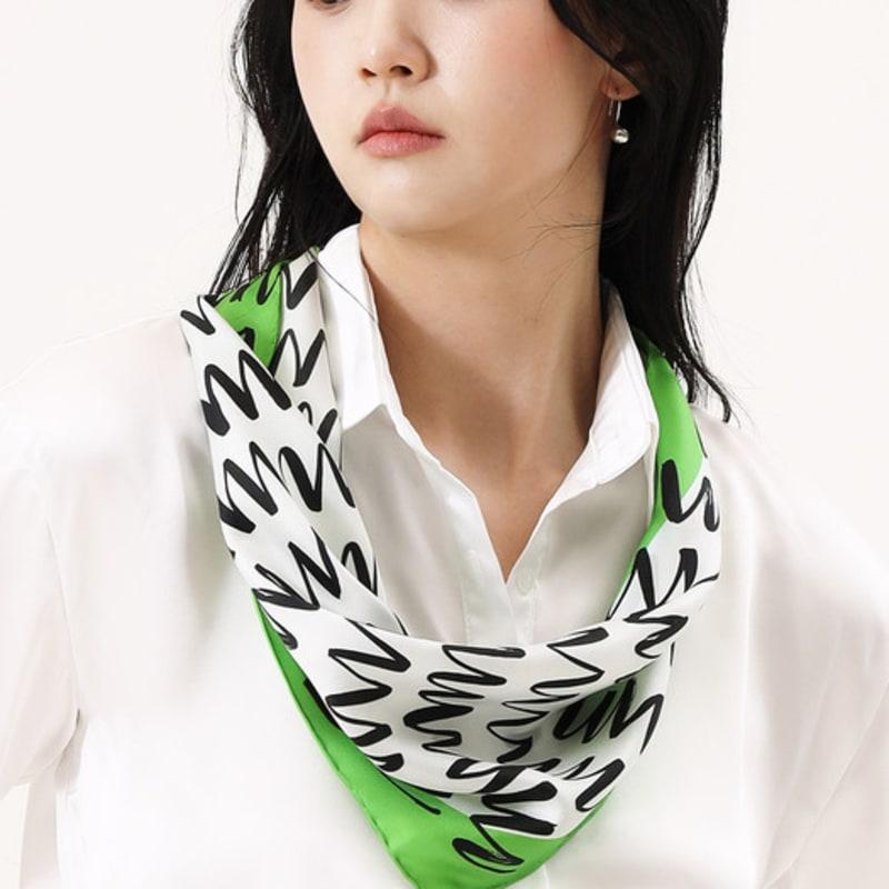 ONSZ Diamond silk scarf with green border