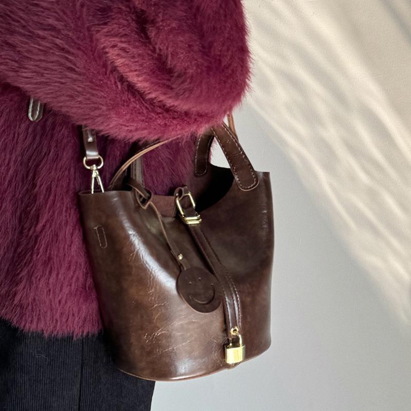 Retro Mutter-Kind-Tasche Damen neue trendige Winter tragbare Eimertasche lässige vielseitige Pendler-Umhängetasche