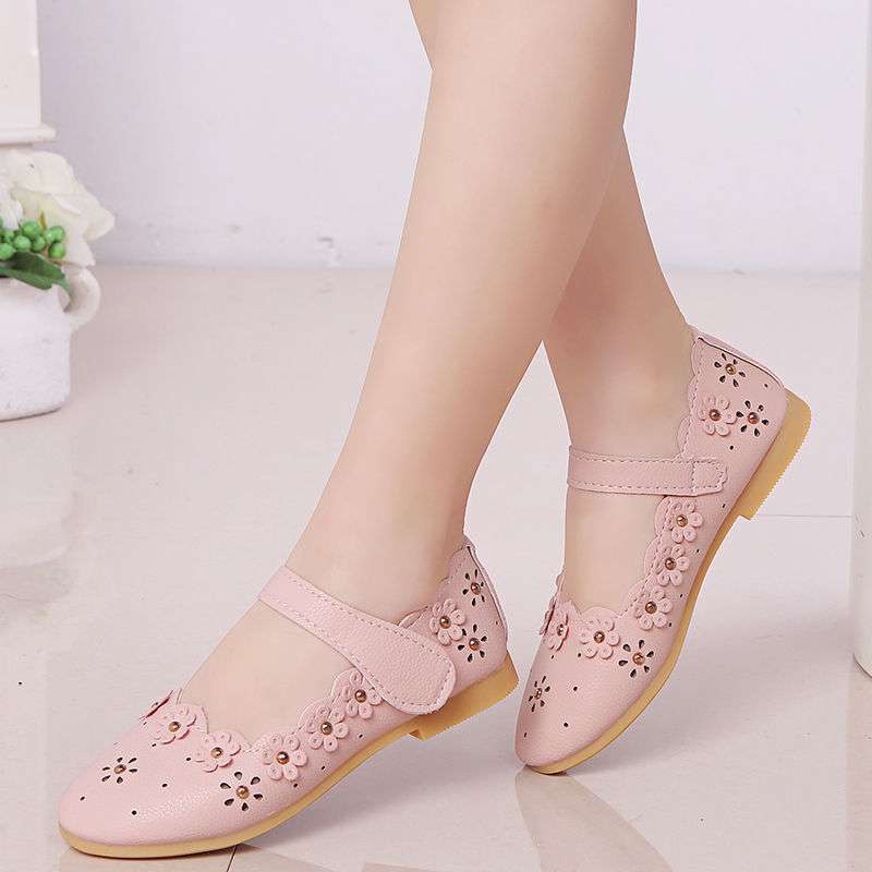 2025 Comfortable Princess Children's Soft Sole New Autumn Small Flower Hollow Girls' Single Shoes Medium and Older Children's Small Leather Shoes
