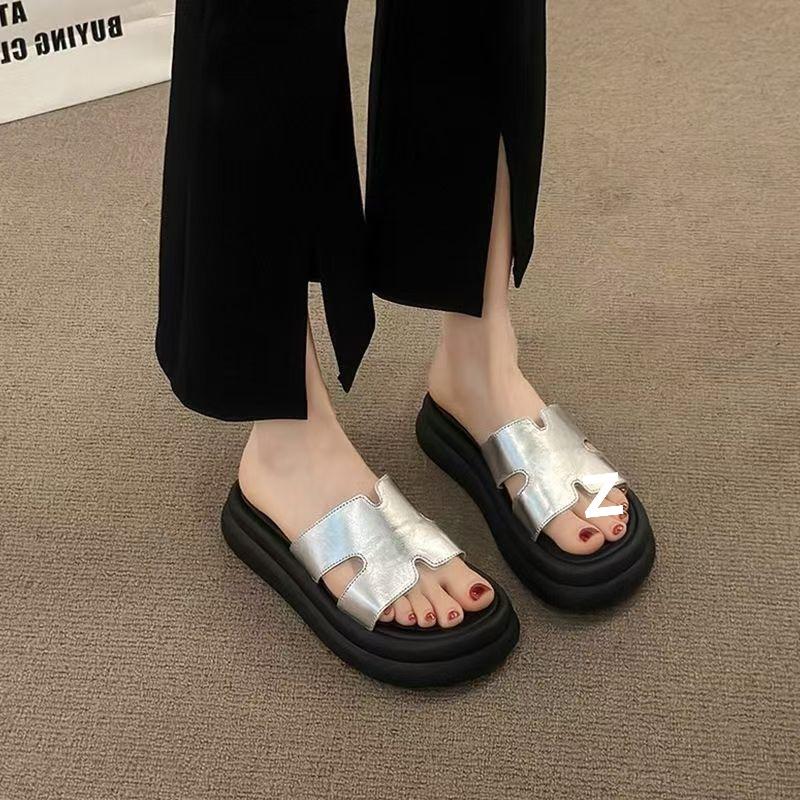 Summer new thick-soled fashion one-word slippers outside women's seaside beach with skirts versatile slippers