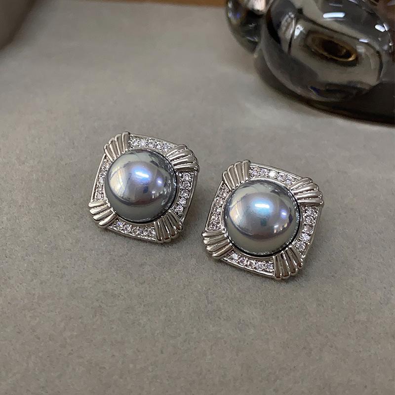Square Pearl Stud Atmosphere High-End Light Luxury Temperament Pearl Zircon Hong Kong Style Retro Women