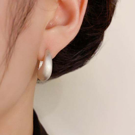 1 Pair Women Huggie Earrings Matt Metal Retro French Style Electroplated Solid Color C-shape Daily Prom Commuting Short Earrings Ear Jewelry