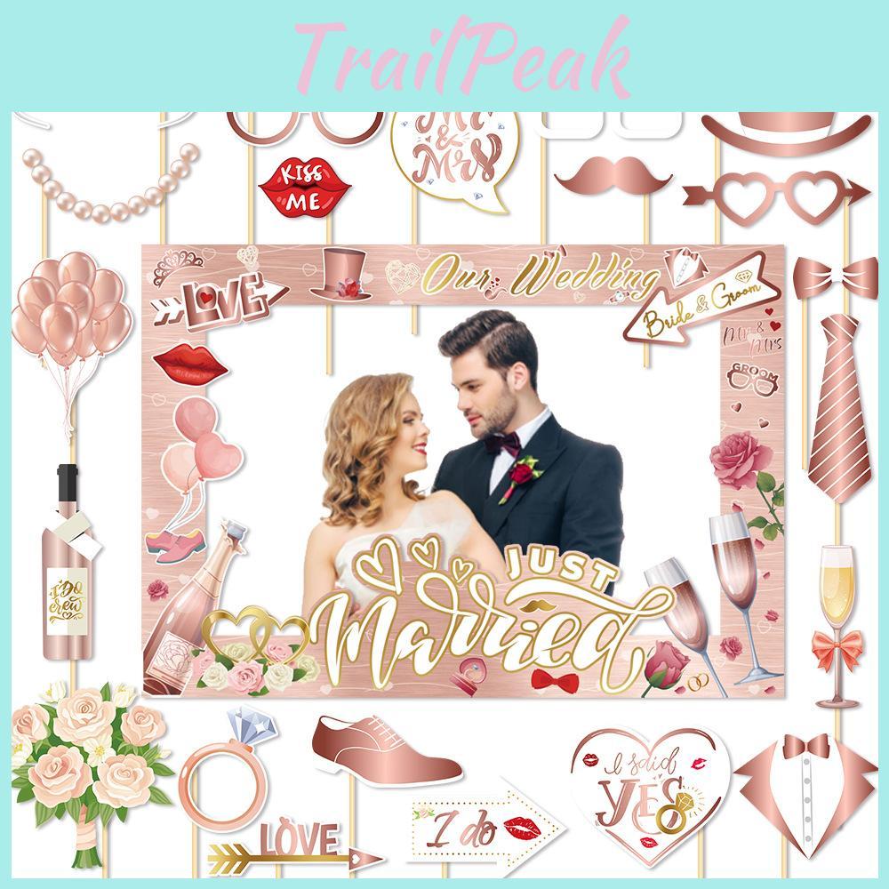 Wedding Venue Decor With Paper Photo Frame Props For Marriage Reception