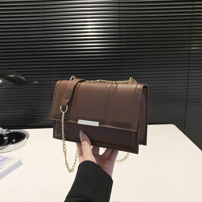 Beautiful Casual Solid Color Shoulder Bag New Style Casual Handbag on New Fashionable Simple Crossbody Small Square Bag
