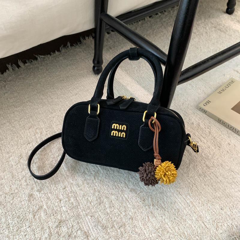 

Ретро высококлассная портативная сумка Boston женская 2025 осень и зима новая корейская версия нишевая дорожная на плечо кроссбоди чёрный