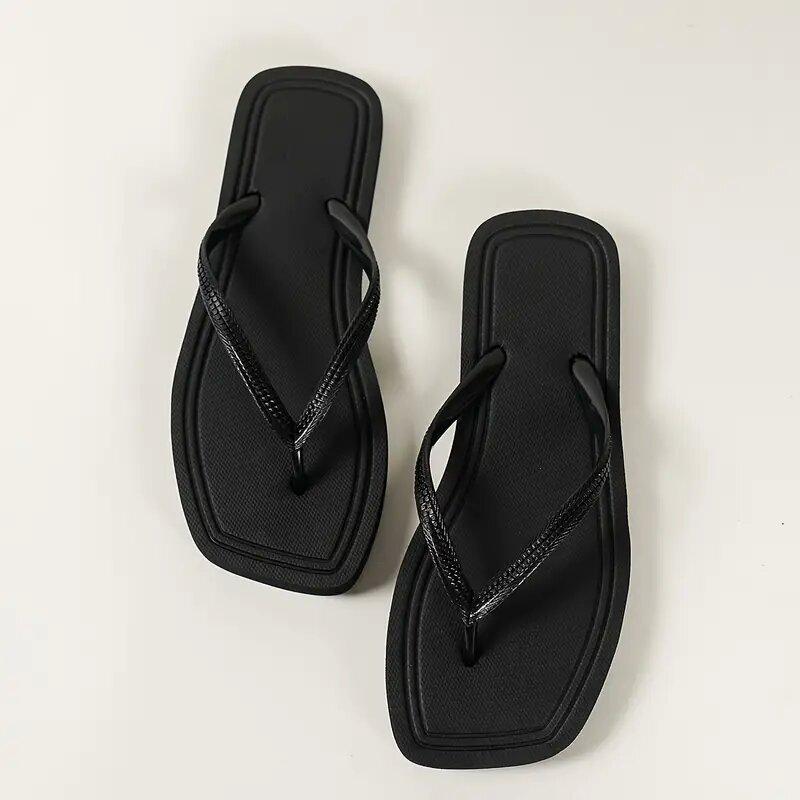 Fashion Flip Flops for Women's Summer Fashion 2025 New Flat Bottomed Clip Toe Sandals Beach Shoes