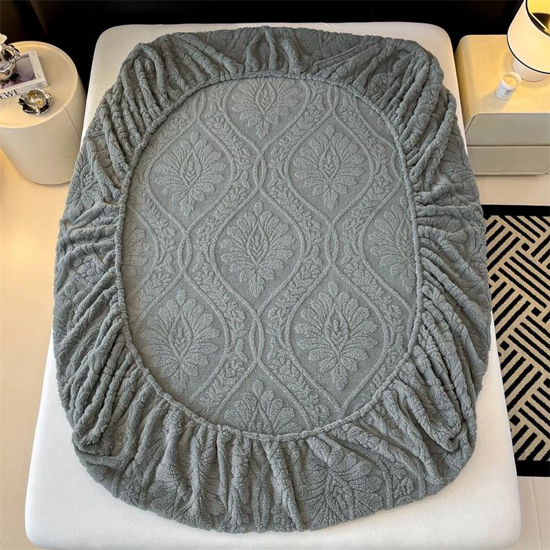 3PC Bedding Set Bedcloth Warm Winter Bed Cover 3D Embossed Velvet Mattress Cover Tafferta Bedsheet Winter Warm Fitted Sheet Mattress Protector