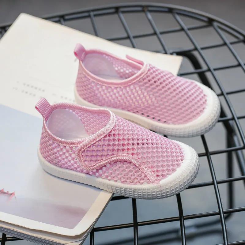 Sommerschuhe für Jungen und Mädchen, weiche Sohle, sportliche leichte flache Schuhe, rutschfeste, einfarbige, lässige Schuhe aus ausgehöhltem Netzgewebe