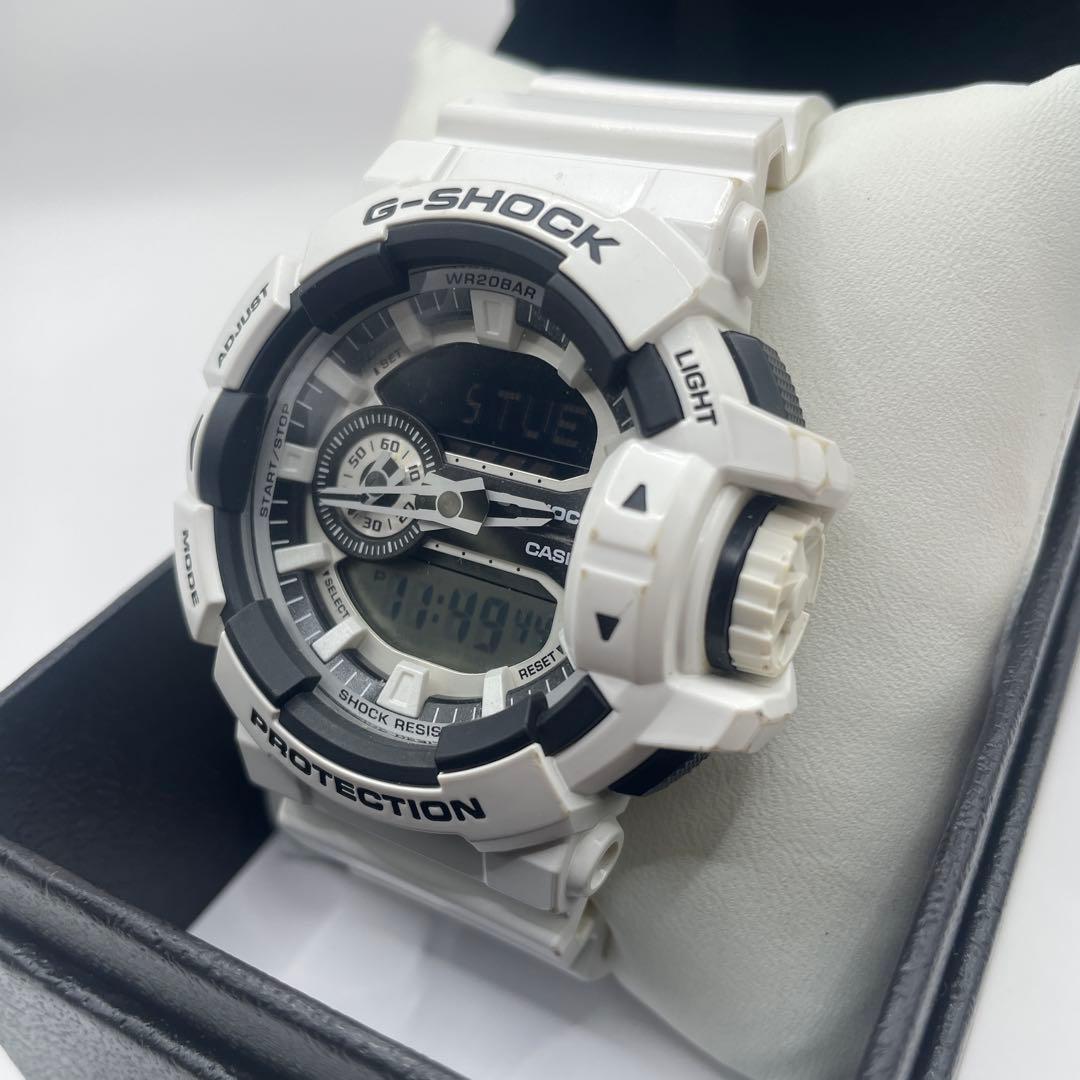 Used G-SHOCK GA-400-7AJF White with box and manual