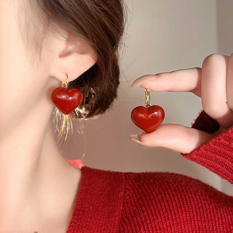 Ankola red oil dripping love earrings new Hong Kong style retro ear buckles autumn and winter earrings autumn and winter