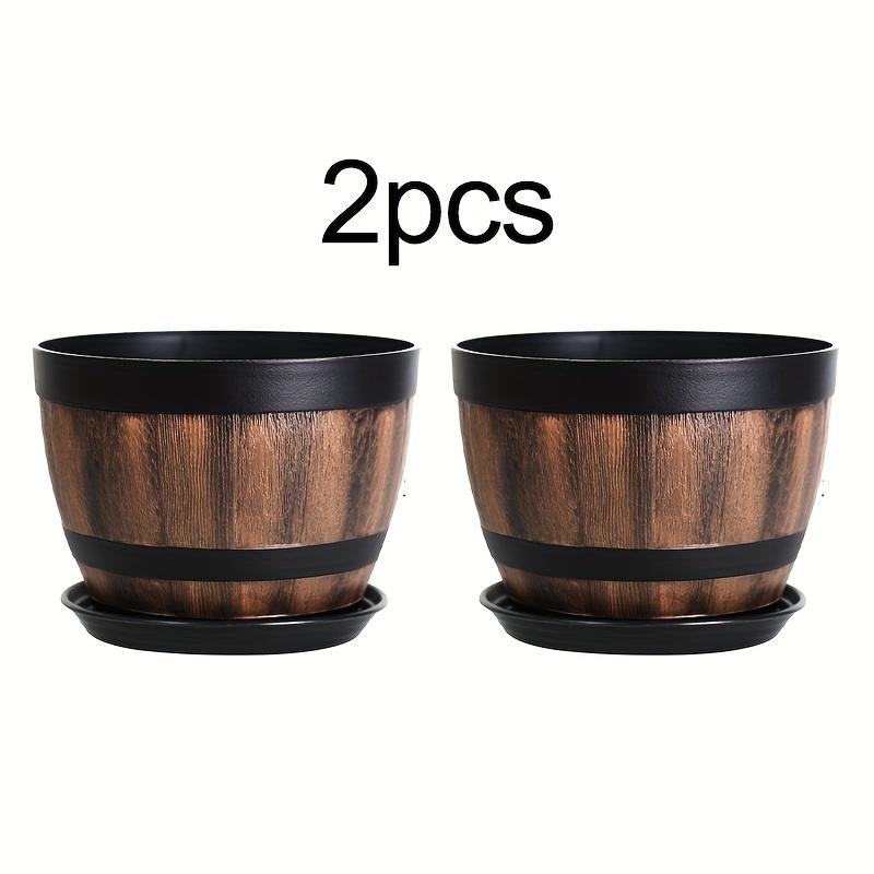 

2 шт. цветочных горшков в виде бочек для виски с поддоном + 2 подставки + 2 горшка, полосатые пластиковые цветочные горшки с дренажными отверстиями, подходят для использования в помещении и на улице 2pcs