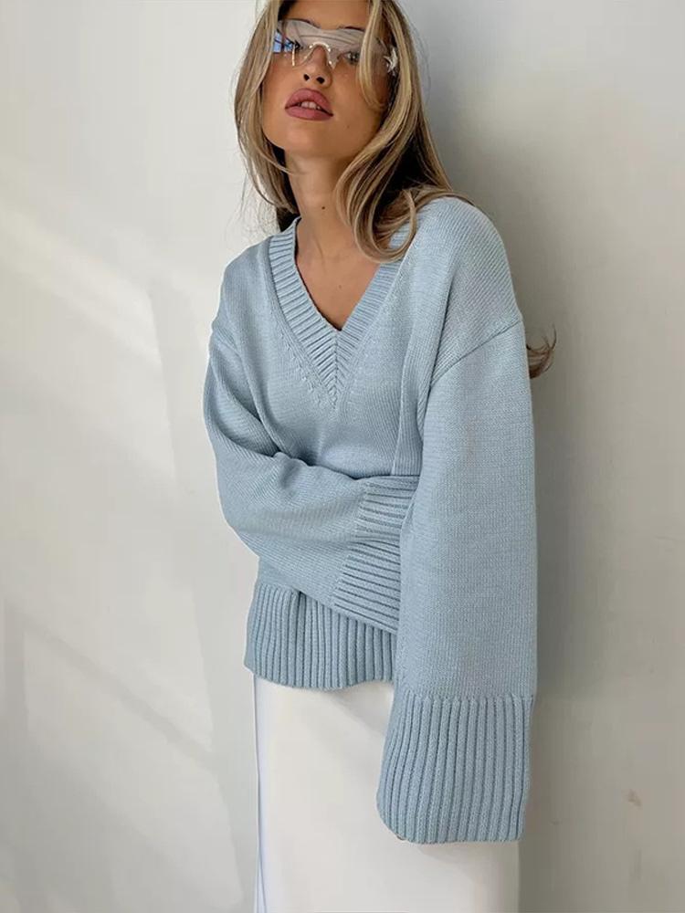 Women's Pullover Sweater with A V-neck and A Slit At The Bottom