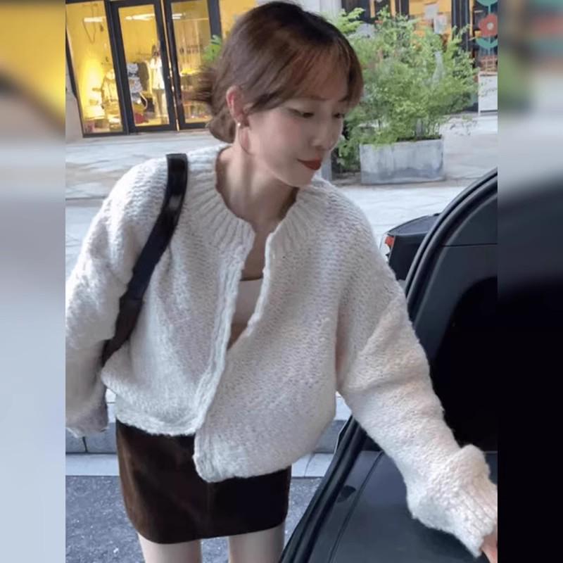 Korean Style Soft Knitted Women's Cardigan, Autumn 2025 Collection, Casual Chic