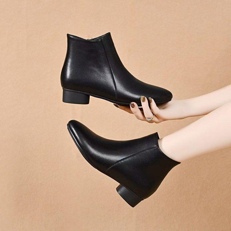 Fleece Cotton Boots 2025 Autumn and Winter New Fashion British Style Martin Boots Pointed Low Heel Single Boots Soft Leather Short Boots Women